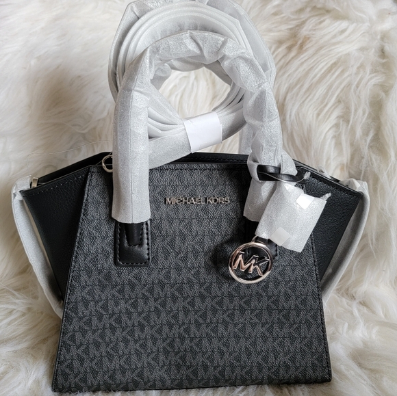 Michael Kors purse(NEW) - Picture 4 of 4